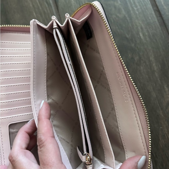 Michael Kors Jet Set Travel Large Logo Continental Wristlet White *no wristlet* - Picture 6 of 7